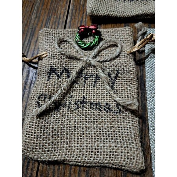 New Vintage Handmade 3 Burlap Mini Christmas Holiday Gift Bags Santa Wreath - Picture 3 of 5